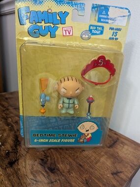 Family Guy Bedtime Stewie Series 2 6-in Scalable Mezco Rattle Ray Gun Figure NIB
